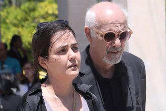 Μαριάννα Κιμούλη για τον πατέρα της, Γιώργο: «Σκέφτηκα να μην κρατήσω το επίθετό του…»