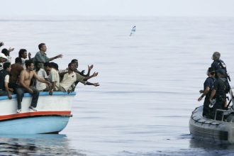 Κύπρος: Φρικτό τέλος για 6χρονο παιδί – Πέθανε στη βάρκα και ο πατέρας του το έριξε στη θάλασσα