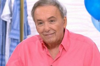 Ανδρέας Μικρούτσικος σε Κατερίνα Καινούργιου: Ντύσου Δανάη Μπάρκα τις απόκριες