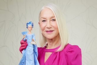 Η Έλεν Μίρεν έγινε Barbie: «Είναι ένα τεράστιο κομπλιμέντο»