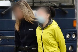 Κολωνός: Ένταση κατά τις αγορεύσεις των συνηγόρων - Αποβλήθηκε η μητέρα