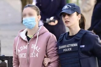 Κολωνός: «Είμαι πολύ χαρούμενη που θα επιστρέψω κοντά σας» – Τα πρώτα λόγια της μητέρας της 12χρονης στα παιδιά της