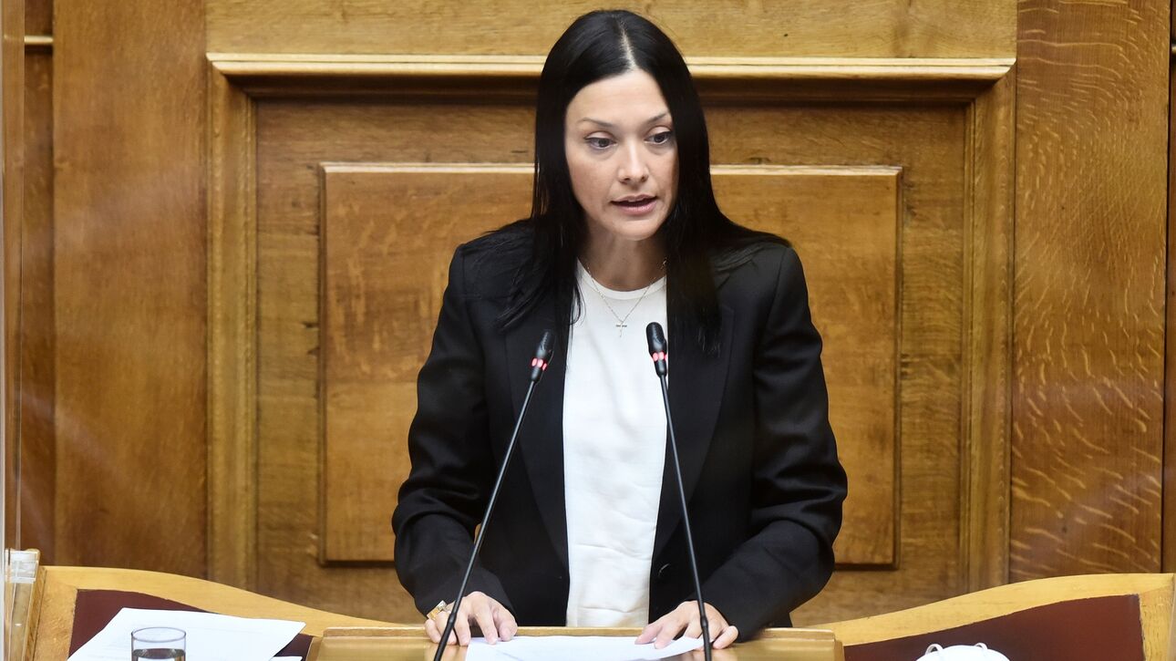 Νάντια Γιαννακοπούλου: Στον Άρειο Πάγο για να διερευνηθεί η «κοπτοραπτική» με τα ηχητικά από την τραγωδία των Τεμπών