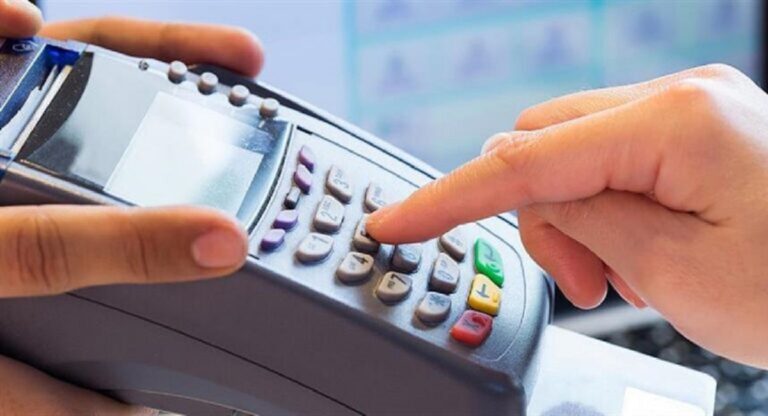 Μείωση των προμηθειών για την χρήση των POS σχεδιάζουν οι τράπεζες – Θα αφορούν «μικρές» συναλλαγές