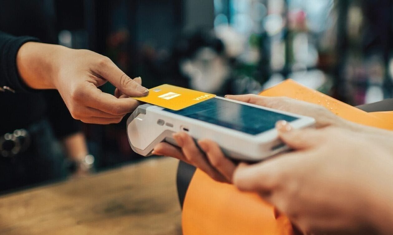 Την 1η Απριλίου ξεκινούν τα πρόστιμα για τη μη διασύνδεση POS - ταμειακών μηχανών