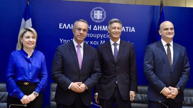 Υπ. Μεταφορών: Υπογράφηκε η σύμβαση για την προμήθεια 200 λεωφορείων φυσικού αερίου