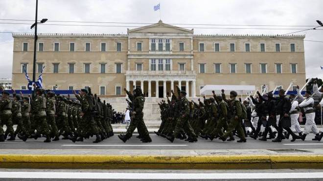 25η Μαρτίου: Με μεγαλοπρέπεια η μεγάλη στρατιωτική παρέλαση στο κέντρο της Αθήνας (ΦΩΤΟ)