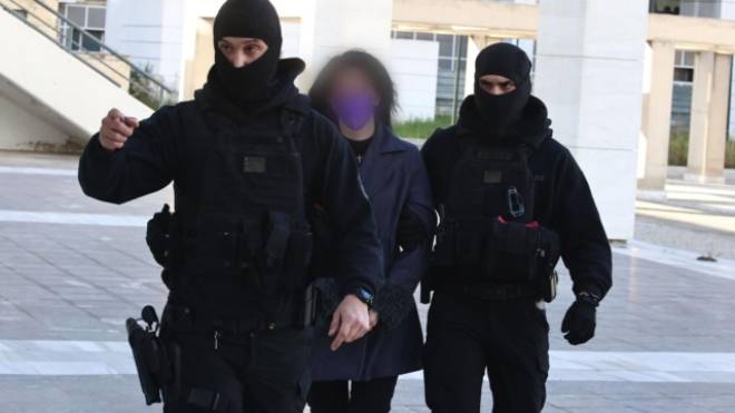 Καταπέλτης η εισαγγελέας για τη μητέρα της 12χρονης από τον Κολωνό - Ζήτησε την ενοχή της για όλες τις κατηγορίες