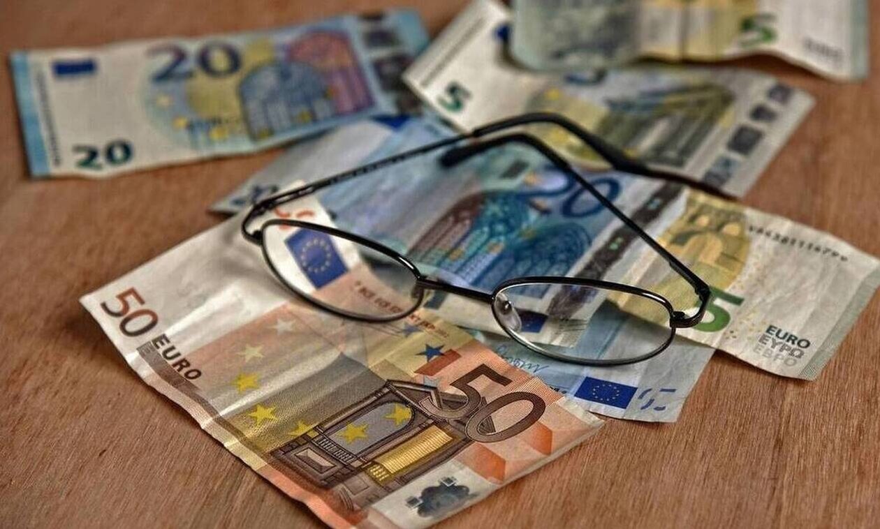 Πρόωρη σύνταξη για 40.000 δημοσίους υπαλλήλους - Ποιοι μπορούν να συνταξιοδοτηθούν