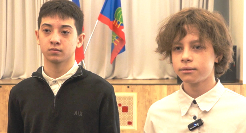 Εθνικοί ήρωες οι δύο έφηβοι που έσωσαν δεκάδες ανθρώπους στο μακελειό στη Μόσχα - Τιμήθηκαν από το σχολείο τους (ΒΙΝΤΕΟ)