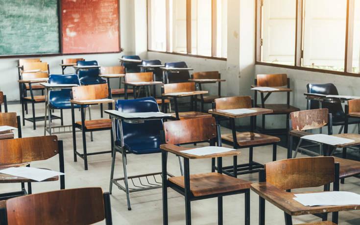 Πρόστιμο έως και 10.000 ευρώ σε μαθητές που επιτίθενται σε καθηγητές