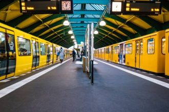 Γερμανία: Παραλύουν τα δημόσια μέσα μεταφοράς – Απεργούν οι εργαζόμενοι στα 14 από τα 16 κρατίδια