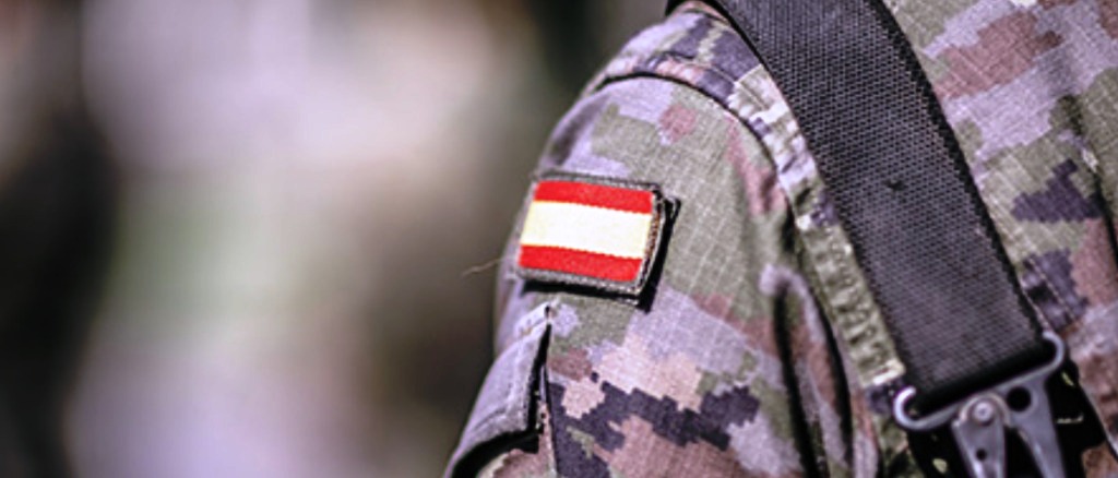 H Ισπανία αποκλείει την επιστροφή στην υποχρεωτική στρατιωτική θητεία