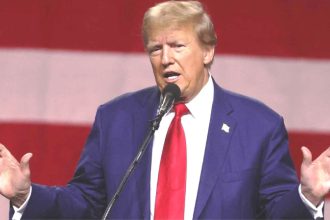 Ο Τραμπ καλείται να καταθέσει ομόλογο $454 εκατ. ή θα δει περιουσιακά του στοιχεία να κινδυνεύουν με κατάσχεση