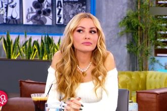 Σε δύσκολη θέση η Ελένη Βουλγαράκη - Ο Γιώργος Λιάγκας της ζήτησε να πάρει συνέντευξη από τον Φώτη Ιωαννίδη