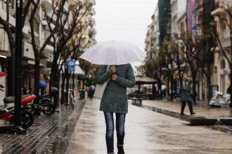 Νέα κακοκαιρία από Τρίτη - Βροχές και πτώση θερμοκρασίας μετά τα 24άρια