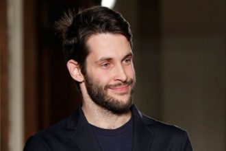 Στον Jacquemus το παράσημο του Ιππότη του Τάγματος των Τεχνών και των Γραμμάτων