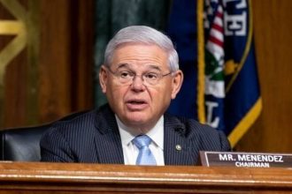 Μπομπ Μενέντεζ: Αντιμέτωπος με νέα κατηγορία ο γερουσιαστής