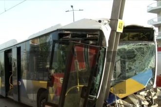 Λεωφορείο του ΟΑΣΑ έπεσε σε κολώνα – Τέσσερις τραυματίες