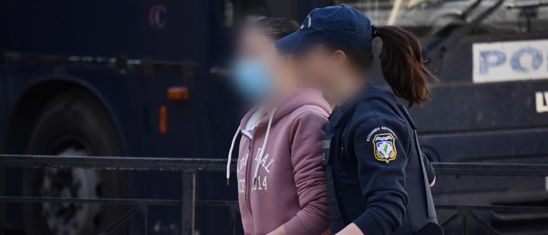 Υπόθεση 12χρονης στον Κολωνό: Ξανά στο εδώλιο η μητέρα - Έφεση της Εισαγγελίας για την αθώωσή της