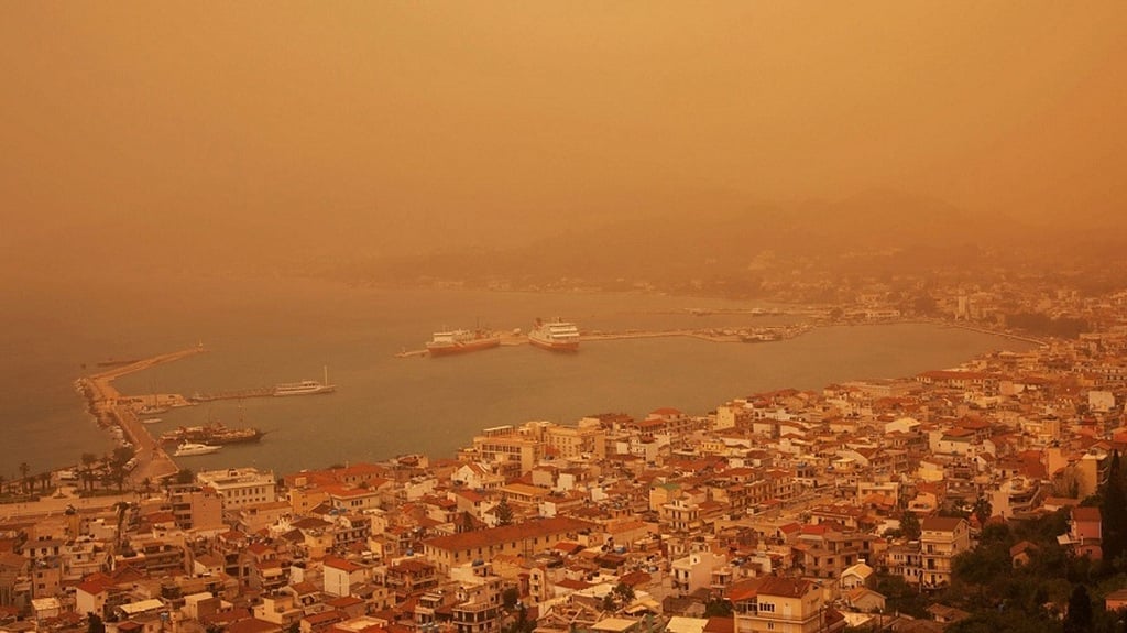 Καιρός: Μετά τις καταιγίδες, έρχονται 35άρια, σκόνη και λασποβροχές - 30άρια θα "χτυπήσει" η Αχαΐα