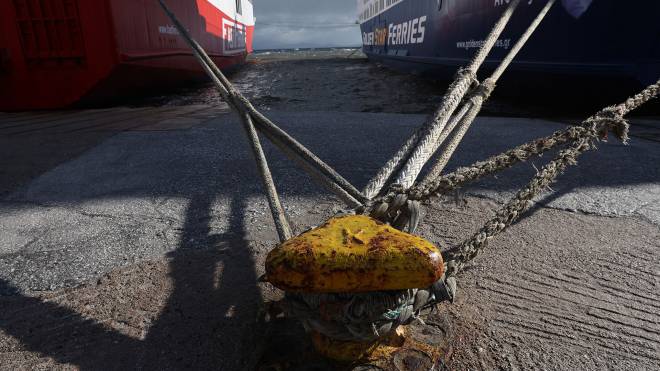 Δεμένα θα παραμείνουν τα πλοία στις 17 Απριλίου