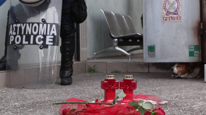 Άγιοι Ανάργυροι: Νέο βίντεο ντοκουμέντο με τις πρώτες κινήσεις του φρουρού μετά τη δολοφονία της Κυριακής