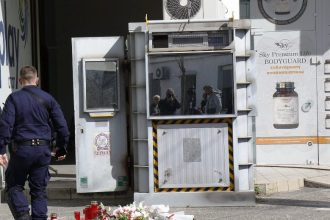 Πού μετακινήθηκαν οι αστυνομικοί του ΑΤ Αγίων Αναργύρων - Προς απόταξη ο φρουρός που είδε τη δολοφονία της Κυριακής