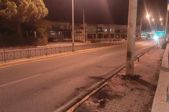 Τραγωδία στην άσφαλτο τα ξημερώματα: "Καρφώθηκε" με το ΙΧ σε κολόνα