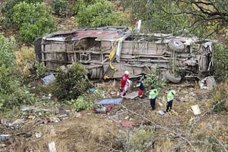 Περού: Τουλάχιστον 25 νεκροί εξαιτίας πτώσης λεωφορείου σε χαράδρα