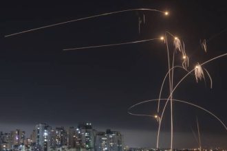 «Το θέμα θεωρείται λήξαν» λέει το Ιράν και απειλεί με «πιο δυνατό χαστούκι» το Ισραήλ αν υπάρξουν αντίποινα