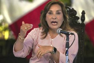 Περού: Η πρόεδρος Μπολουάρτε καλείται να παρουσιάσει στη δικαιοσύνη τα ρολόγια Rolex που έχει στην κατοχή της