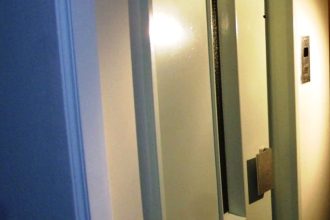 Τι αλλάζει για τα ασανσέρ στις πολυκατοικίες