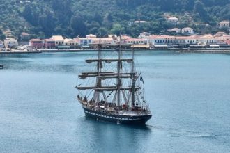 Στον Πειραιά το ιστιοφόρο «Belem» που θα μεταφέρει τη φλόγα των Ολυμπιακών Αγώνων