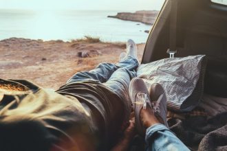 Ίμπιζα: Στα ύψη τα ενοίκια, οι ντόπιοι κοιμούνται στα αυτοκίνητά τους