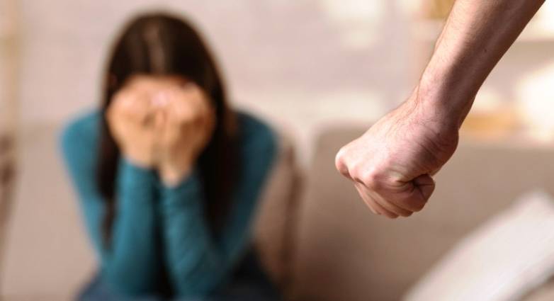 Ενδοοικογενειακή βία: «Έκρηξη» με 852 περιστατικά μέσα σε εννέα ημέρες