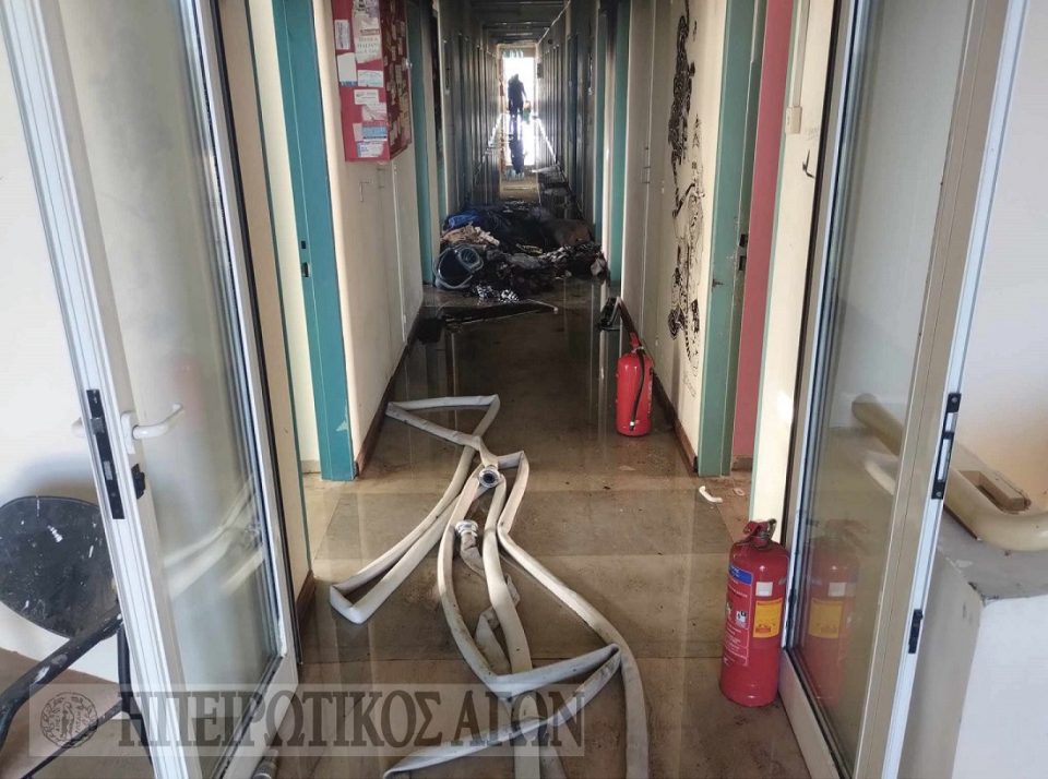 Ιωάννινα: Φωτιά στη φοιτητική εστία - Φοιτήτρια στο νοσοκομείο, εκτεταμένες ζημιές (ΦΩΤΟ)