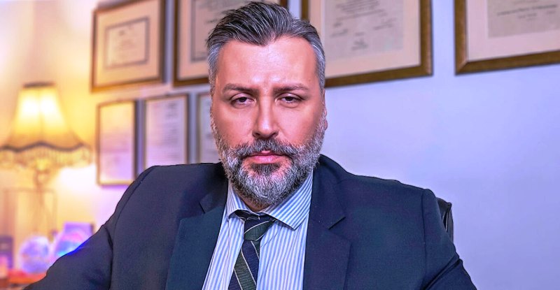 Διαψεύδει τον Γιάννη Καλλιάνο ο γιατρός του πατέρα του για το φακελάκι με τα 500 ευρώ - «Εξωφρενικό ψεύδος, θα προσφύγω στη Δικαιοσύνη»