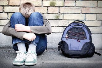 ΦΡΙΚΗ: Εφιάλτης η σχολική εκδρομή για 15χρονο – Τον κακοποίησαν σεξουαλικά συμμαθητές του