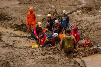 Ινδονησία: Τουλάχιστον 19 νεκροί και δύο αγνοούμενοι από κατολίσθηση