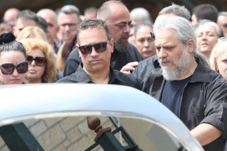 "Θανατική ποινή σε όποιον το κάνει αυτό" - Τα λόγια του πατέρα της Κυριακής μετά την κηδεία (ΒΙΝΤΕΟ)