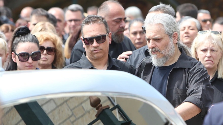 "Θανατική ποινή σε όποιον το κάνει αυτό" - Τα λόγια του πατέρα της Κυριακής μετά την κηδεία (ΒΙΝΤΕΟ)