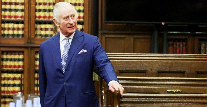 Επιστρέφει στα δημόσια καθήκοντά του ο βασιλιάς Κάρολος
