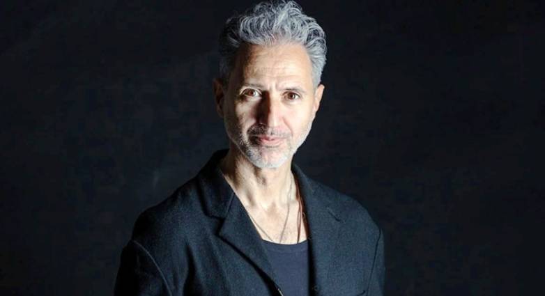 Δημήτρης Κόκοτας: Διασωληνωμένος ο τραγουδιστής - Σήμερα θα προσπαθήσουν τον «ξυπνήσουν» οι γιατροί