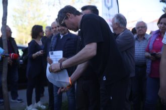 Λάρισα: Έκαψαν τα ραβασάκια του ΕΝΦΙΑ οι πλημμυροπαθείς