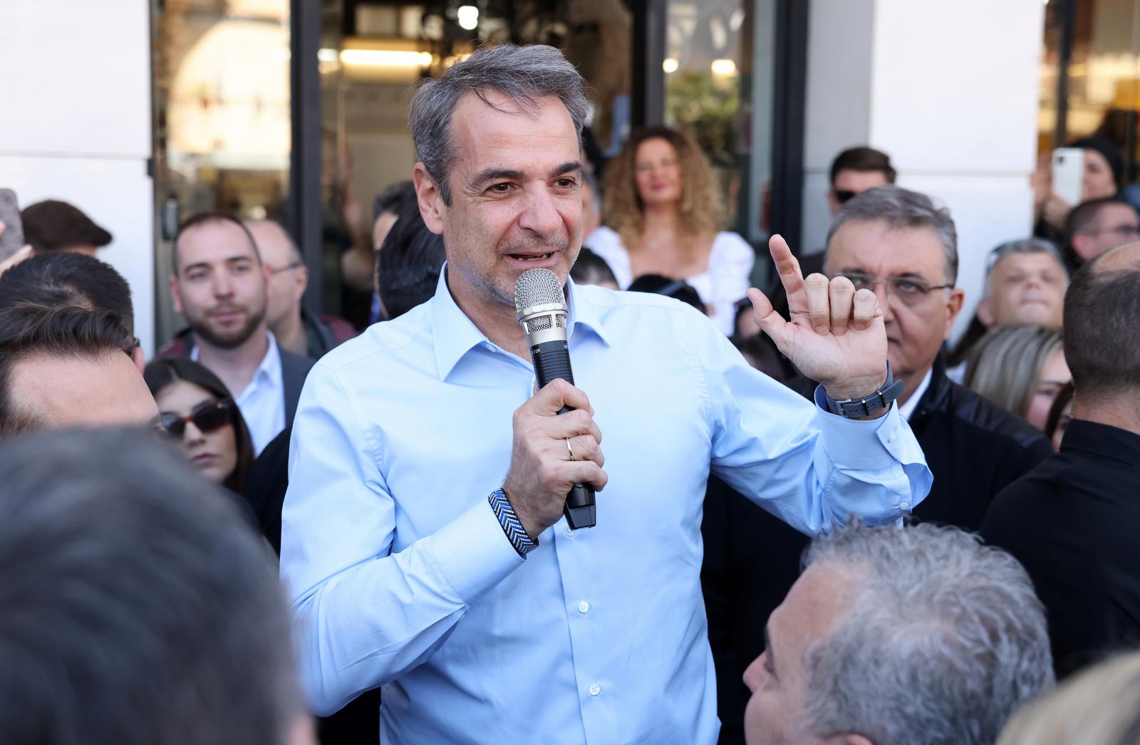 Αιχμές Μητσοτάκη κατά Βελόπουλου: Κάποιοι καπηλεύονται με τον πιο πρόστυχο τρόπο την χριστιανική πίστη