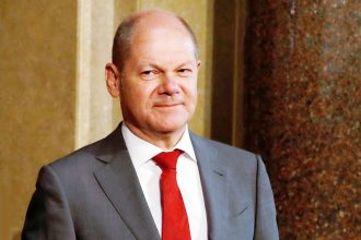 Όλαφ Σολτς: «Ανεύθυνη και παντελώς αδικαιολόγητη» η επίθεση του Ιράν στο Ισραήλ