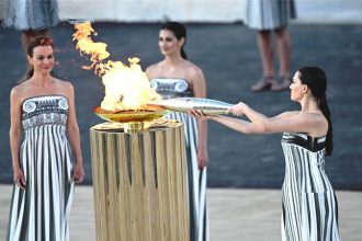 Η τελετή παράδοσης της Ολυμπιακής Φλόγας στο Καλλιμάρμαρο (ΒΙΝΤΕΟ)