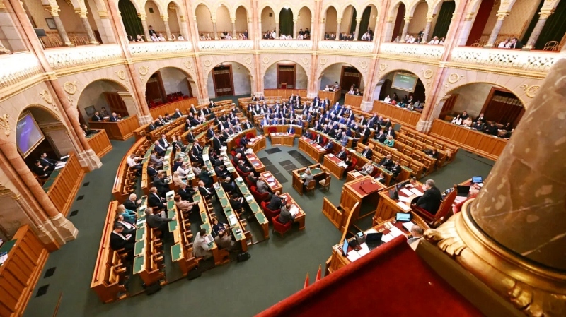 Πολιτικές αναταράξεις στην Ουγγαρία - Έρευνες κατά επικριτή του Όρμπαν λόγω υποψιών για χρηματοδότηση από το εξωτερικό