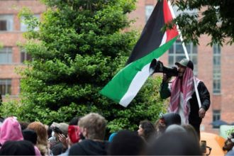 ΗΠΑ: 200 συλλήψεις φοιτητών που διαδήλωναν για την Γάζα – Γιγαντώνεται το πανεπιστημιακό κίνημα